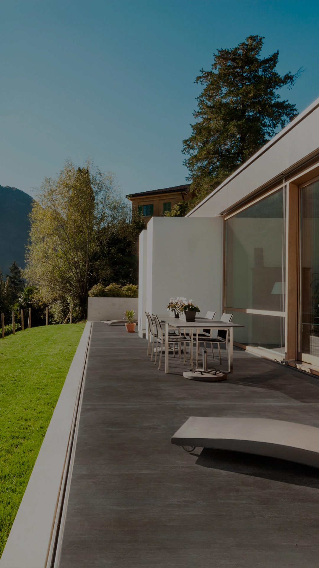 Aplikasi premium surface untuk area exterior