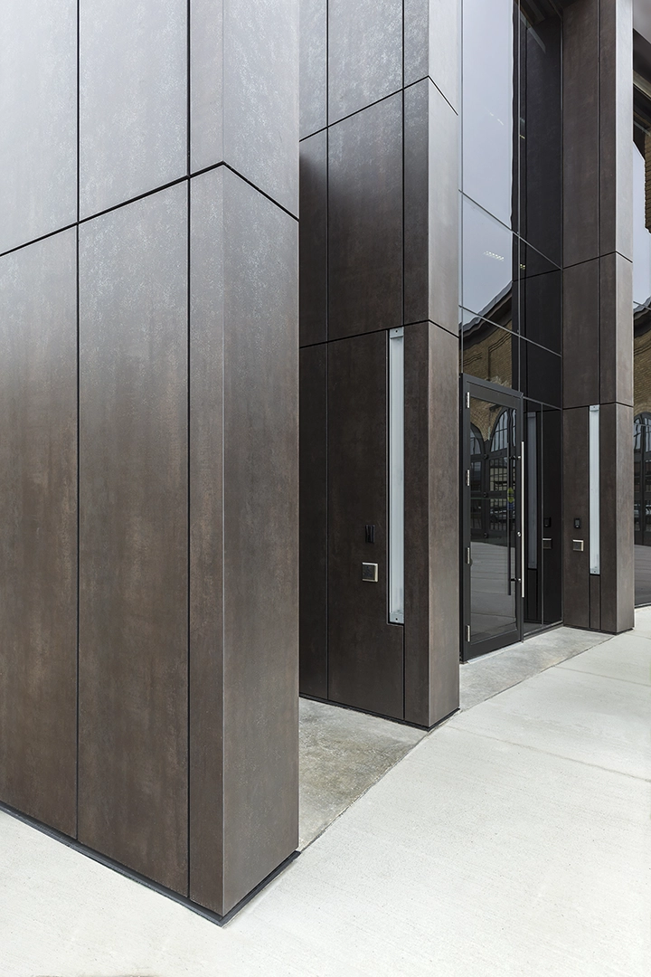 Aplikasi Iron Copper pada façade bangunan