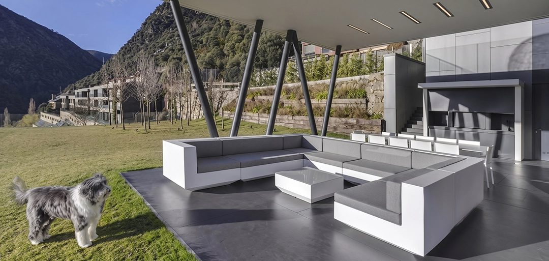 Neolith pada aplikasi exterior arsitektur modern